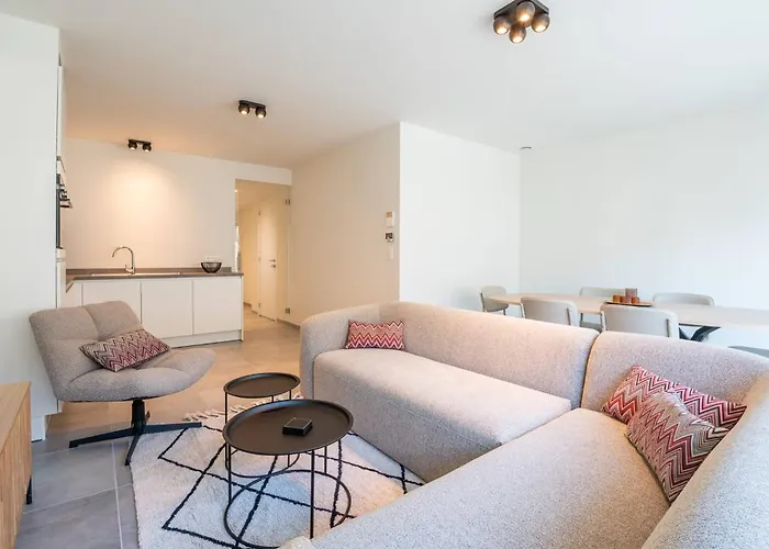 Wonderful New By The 아파트 *